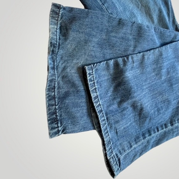 Levi’s 514 Straight Fit Jeans - Picture 11 of 16